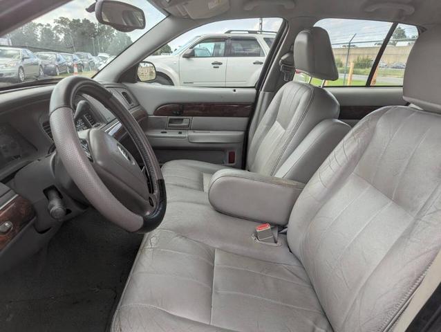 Photo of 2004 Gray Mercury Grand Marquis