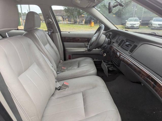 Photo of 2004 Gray Mercury Grand Marquis
