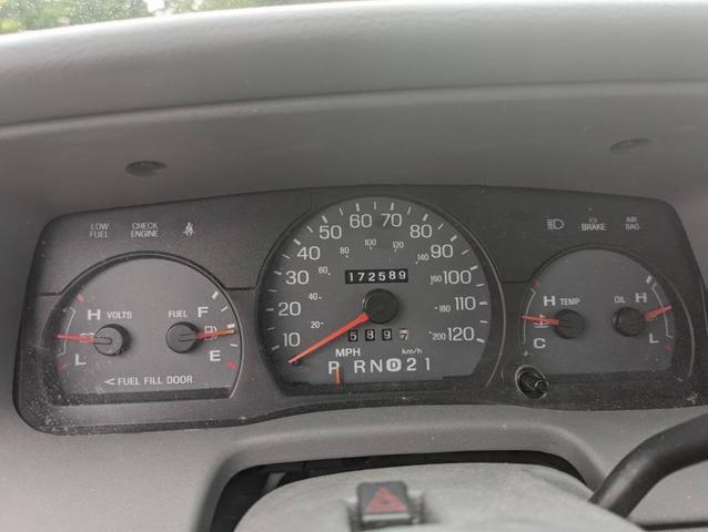 Photo of 2004 Gray Mercury Grand Marquis