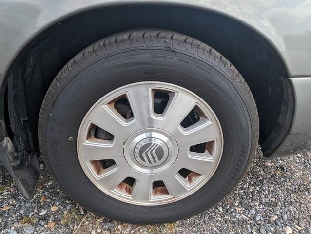 Photo of 2004 Gray Mercury Grand Marquis