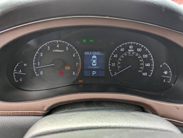 Photo of 2009 Titanium Gray Metallic Hyundai Genesis