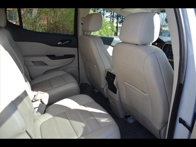 Photo of 2022 White Frost Tricoat GMC Acadia