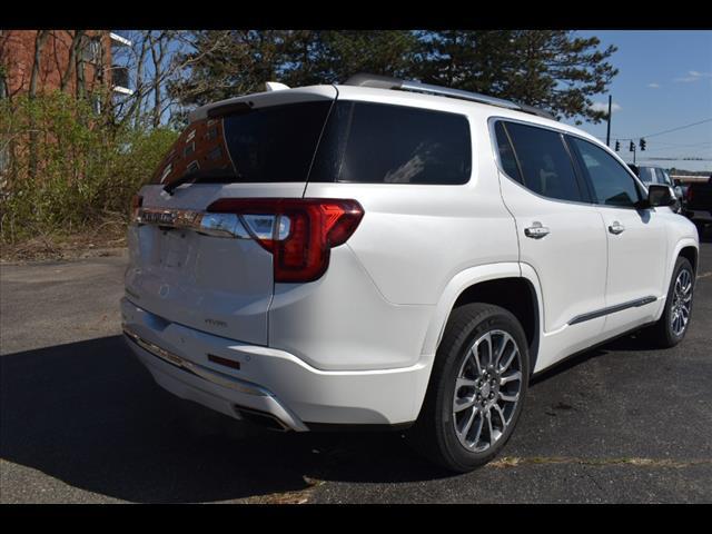 Photo of 2022 White Frost Tricoat GMC Acadia
