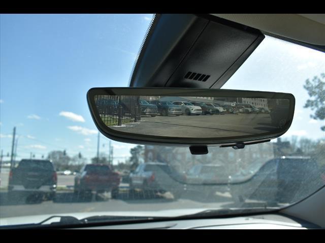 Photo of 2022 White Frost Tricoat GMC Acadia