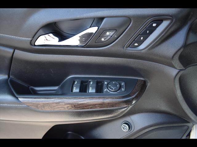 Photo of 2022 White Frost Tricoat GMC Acadia