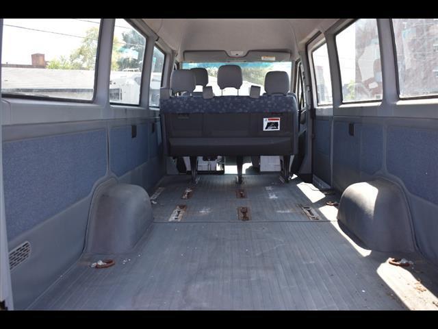 Photo of 2006 Arctic White Dodge Sprinter