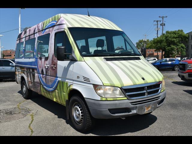 Photo of 2006 Arctic White Dodge Sprinter