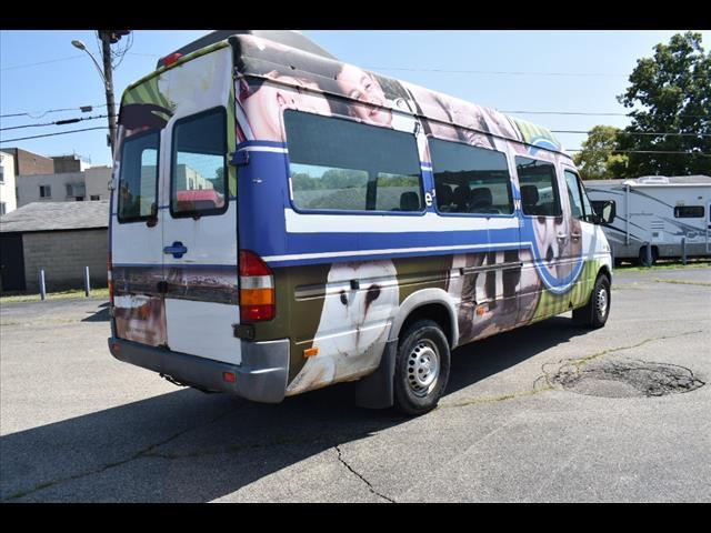 Photo of 2006 Arctic White Dodge Sprinter