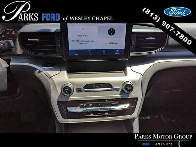Photo of 2022 Iconic Silver Metallic Ford Explorer