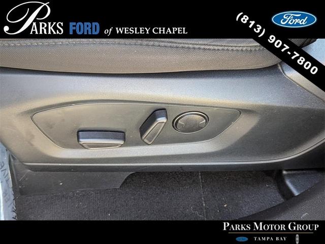 Photo of 2022 Iconic Silver Metallic Ford Explorer