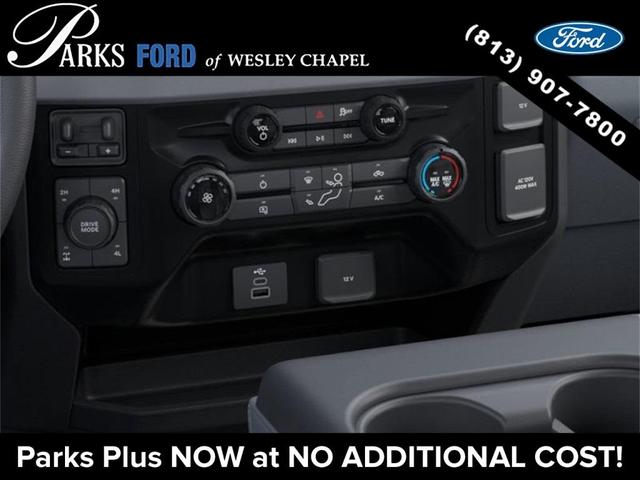 Photo of 2025 Oxford White Ford F-250
