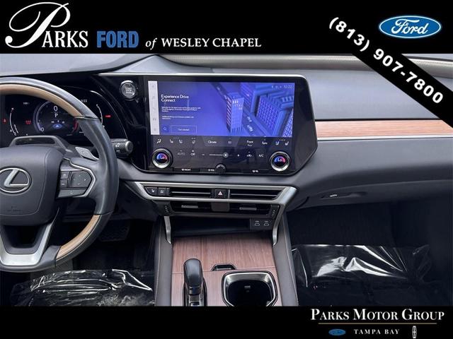 Photo of 2023 Black Lexus RX 350