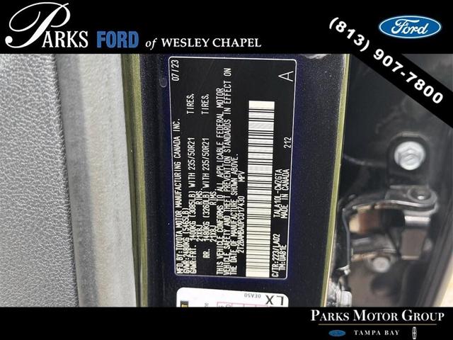 Photo of 2023 Black Lexus RX 350