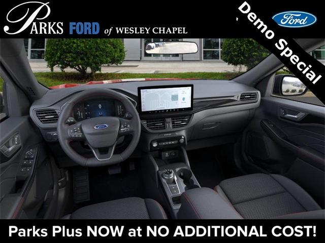 Photo of 2025 Rapid Red Metallic Tinted Clearcoat Ford Escape