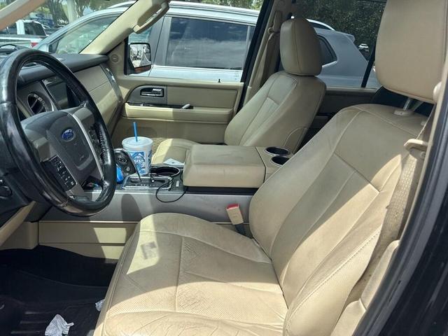 Photo of 2017 Shadow Black Ford Expedition