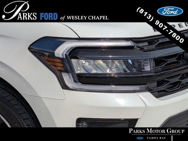 Photo of 2023 Star White Ford Expedition