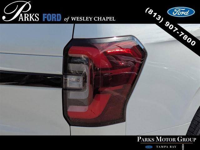 Photo of 2023 Star White Ford Expedition
