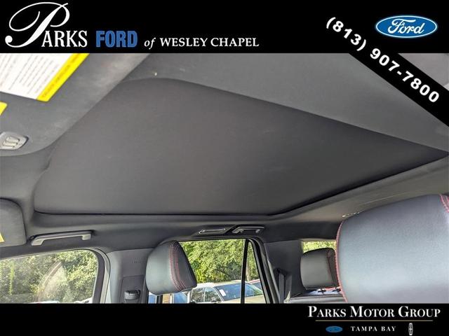 Photo of 2023 Star White Ford Expedition
