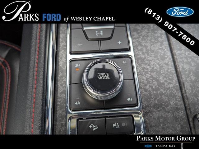 Photo of 2023 Star White Ford Expedition