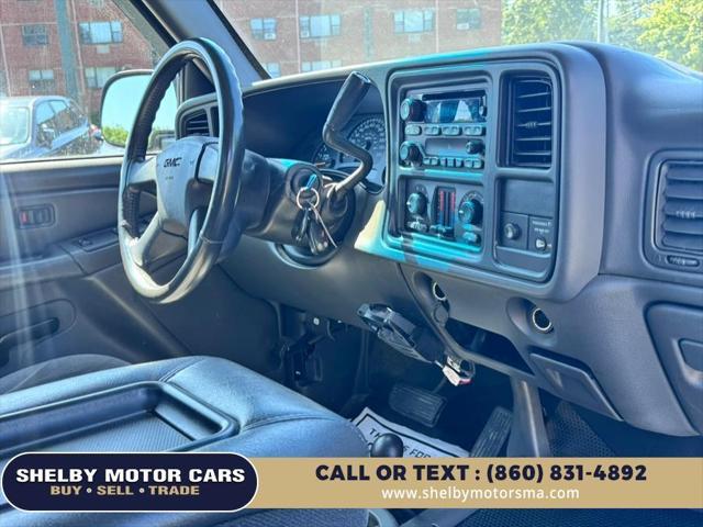 Photo of 2004 Green GMC Sierra 2500