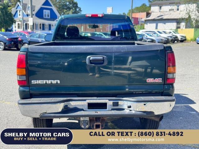 Photo of 2004 Green GMC Sierra 2500