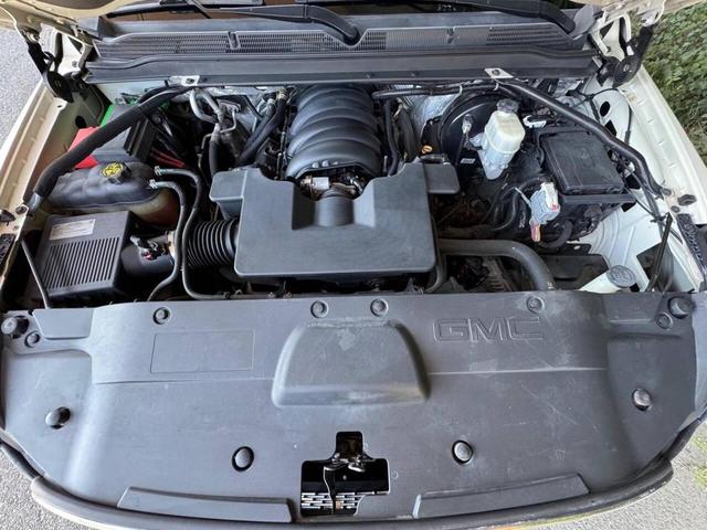 Photo of 2015 White Diamond Tricoat GMC Yukon XL