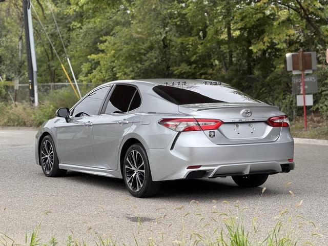 Photo of 2018 Celestial Silver Metallic Toyota Camry