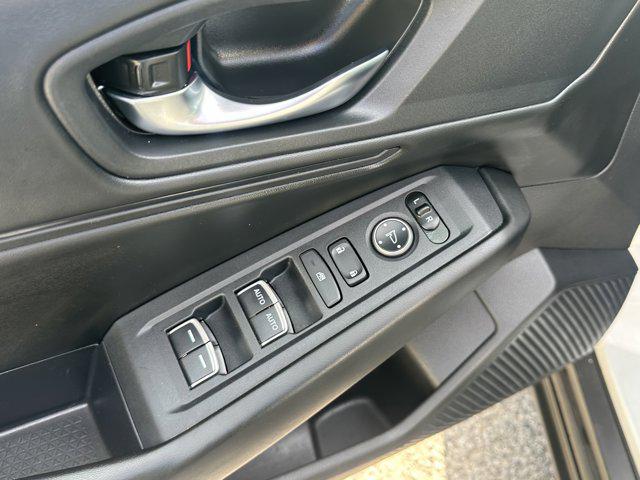 Photo of 2023 Platinum White Pearl Honda Accord