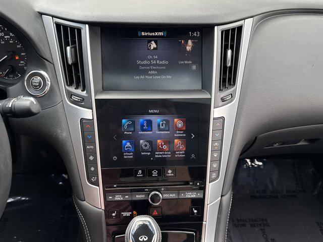 Photo of 2021 Pure White INFINITI Q50