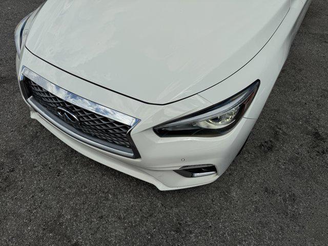 Photo of 2021 Pure White INFINITI Q50