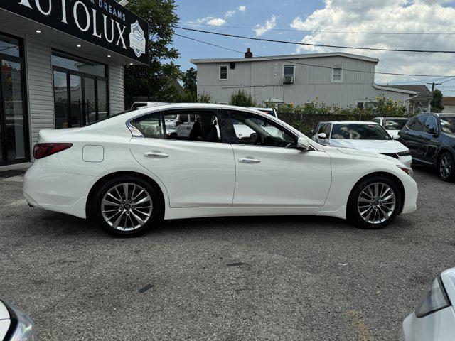 Photo of 2021 Pure White INFINITI Q50