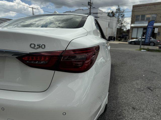 Photo of 2021 Pure White INFINITI Q50
