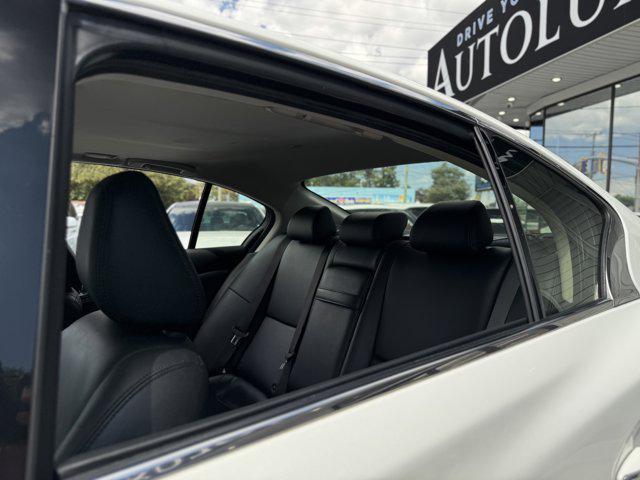 Photo of 2021 Pure White INFINITI Q50