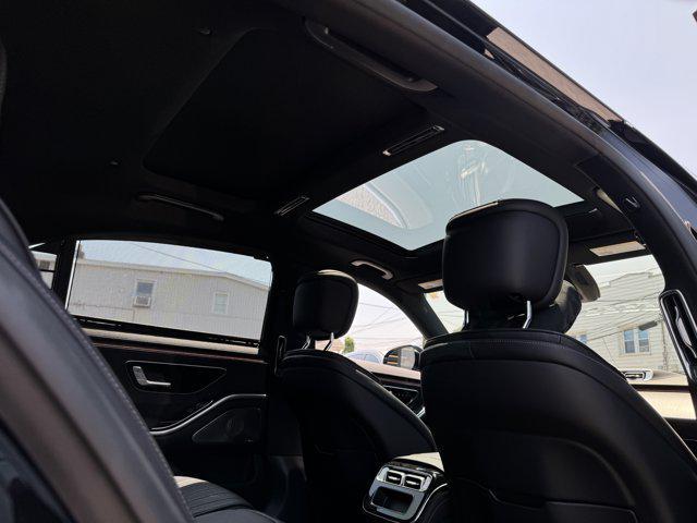 Photo of 2022 Onyx Black Mercedes-Benz S-Class