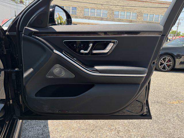 Photo of 2022 Onyx Black Mercedes-Benz S-Class