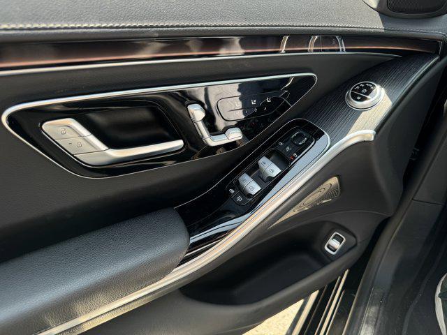 Photo of 2022 Onyx Black Mercedes-Benz S-Class