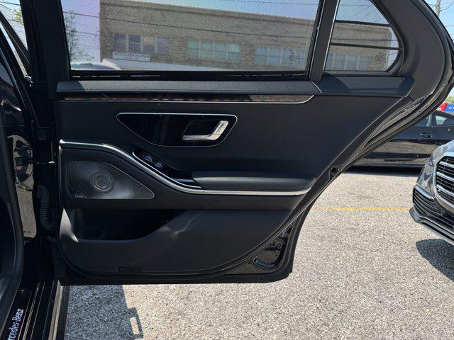 Photo of 2022 Onyx Black Mercedes-Benz S-Class