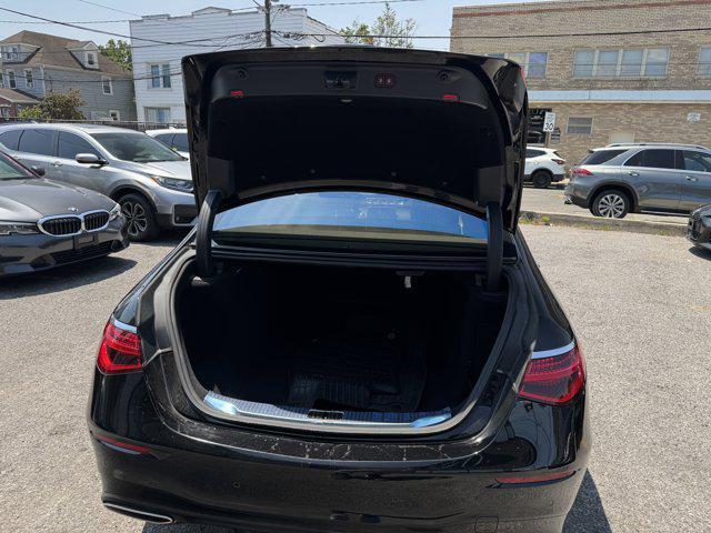 Photo of 2022 Onyx Black Mercedes-Benz S-Class