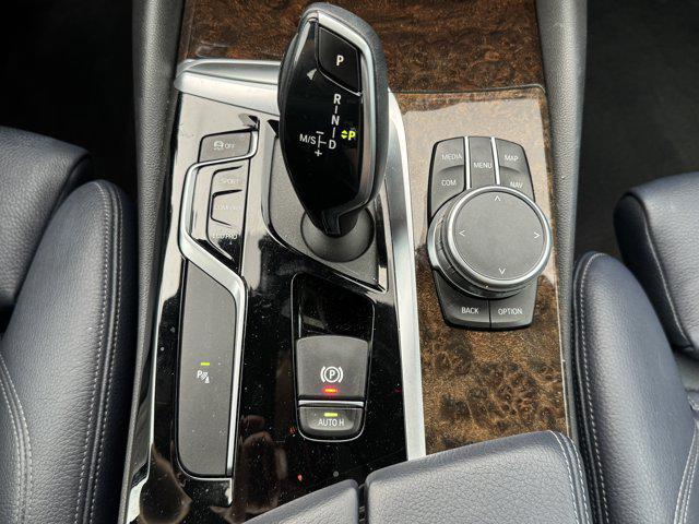 Photo of 2019 Bluestone Metallic BMW 530
