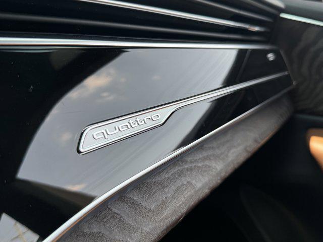 Photo of 2020 Orca Black Metallic Audi Q8