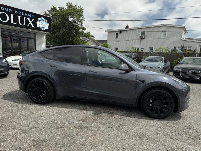 Photo of 2021 Midnight Silver Metallic Tesla Model Y