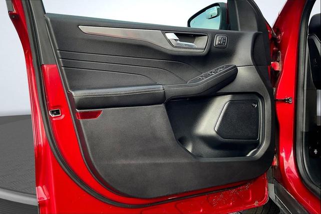 Photo of 2021 Rapid Red Metallic Tinted Clearcoat Ford Escape