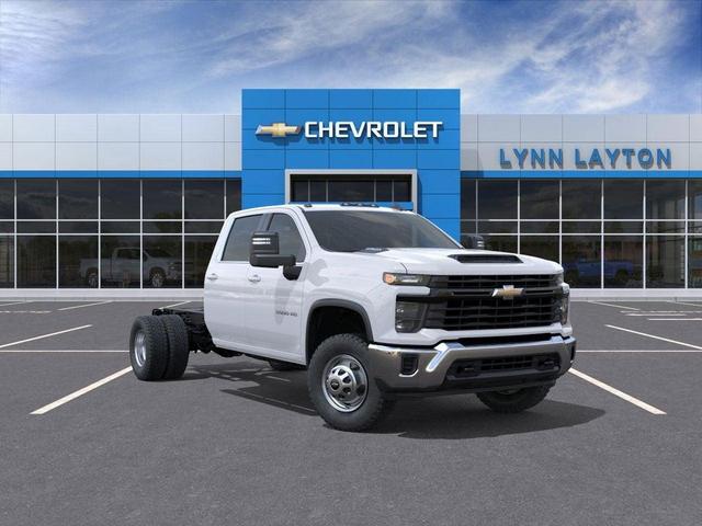 Photo of 2025 Summit White Chevrolet Silverado 3500