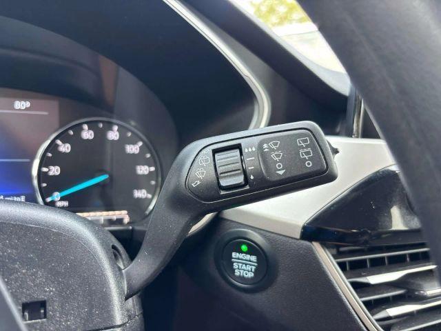 Photo of 2021 Oxford White Ford Escape