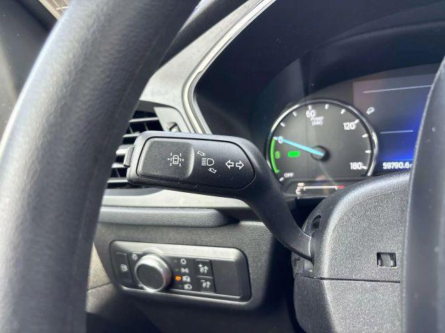 Photo of 2021 Oxford White Ford Escape