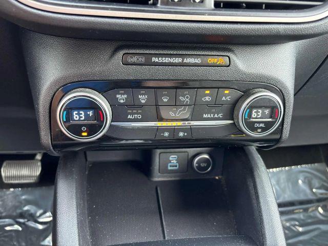 Photo of 2021 Oxford White Ford Escape
