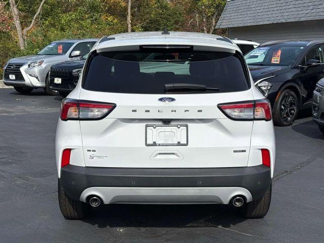 Photo of 2021 Oxford White Ford Escape