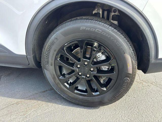 Photo of 2021 Oxford White Ford Escape