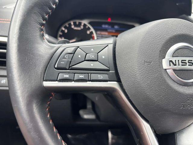 Photo of 2022 White Nissan Altima
