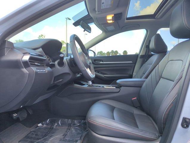 Photo of 2023 Gray Sky Pearl Nissan Altima